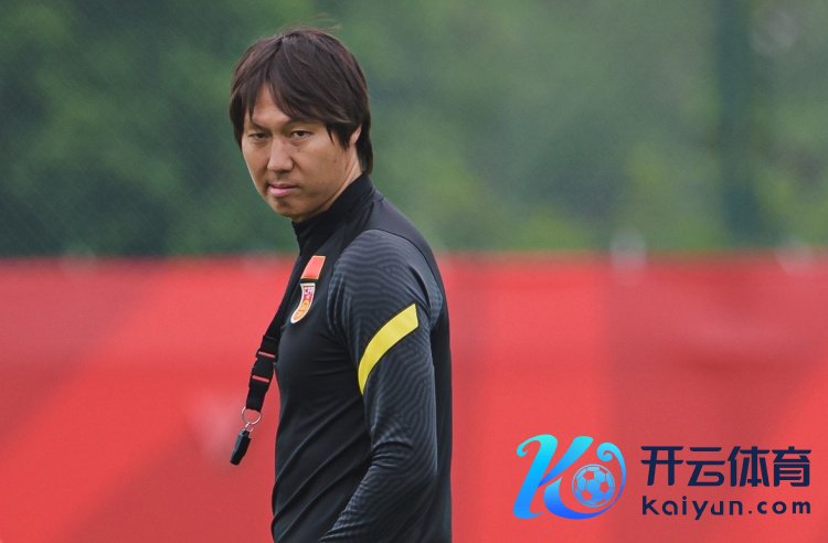 媒体东说念主谈李铁:难以斡旋,被寰宇球迷盯着的足球还这样明火执械干