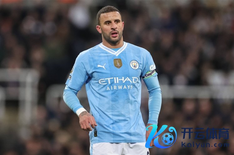 太阳报：沃克将与分居的妻子以及孩子沿途经圣诞